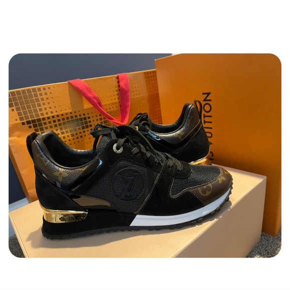 Louis Vuitton Run Away Women's Sneakers size 9-EUC - Picture 6 of 9